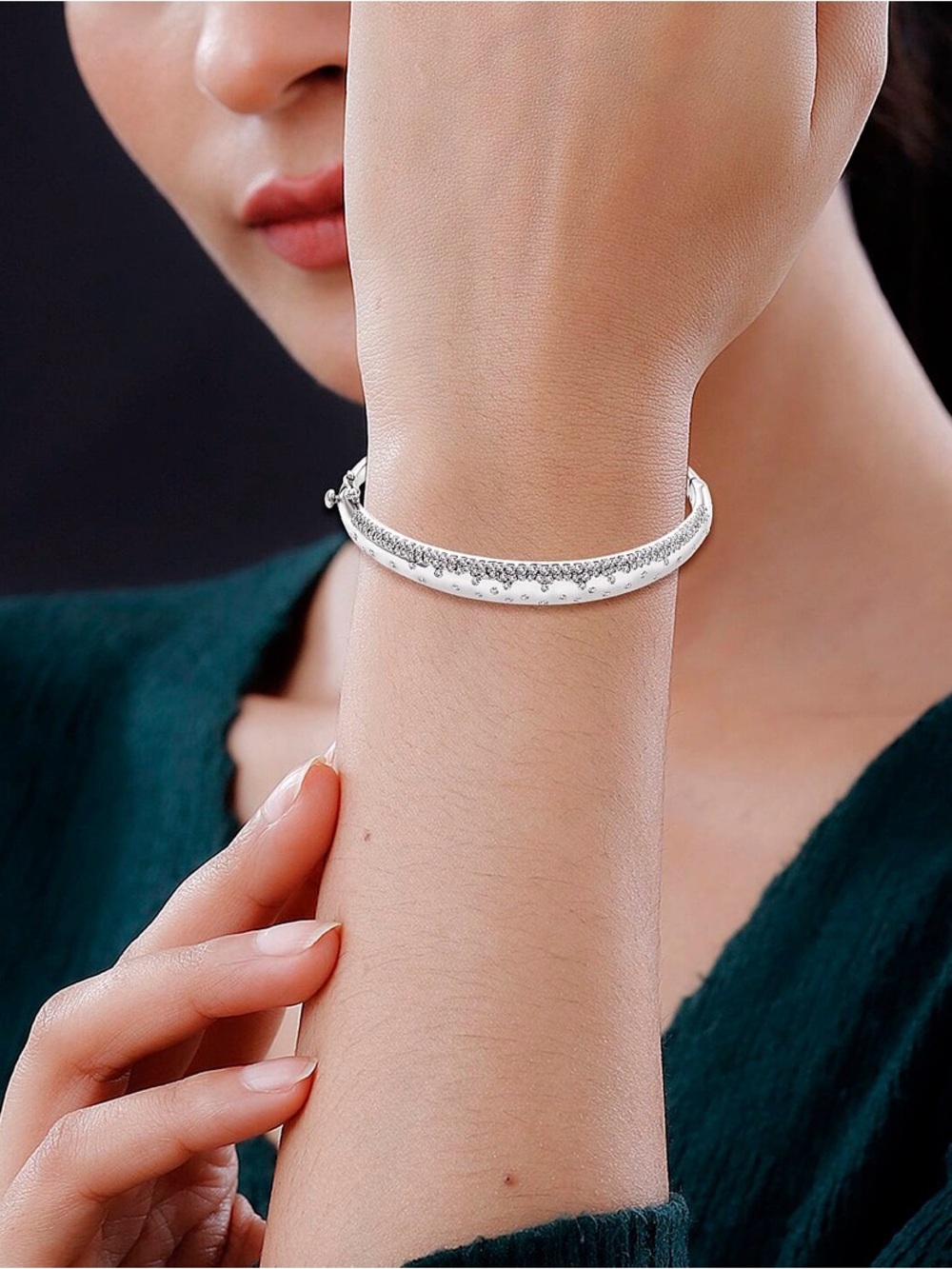 Clarte Sul Mare Moissanite Collection Bangle Bracelet 1.20 ctw Size 6.5inch